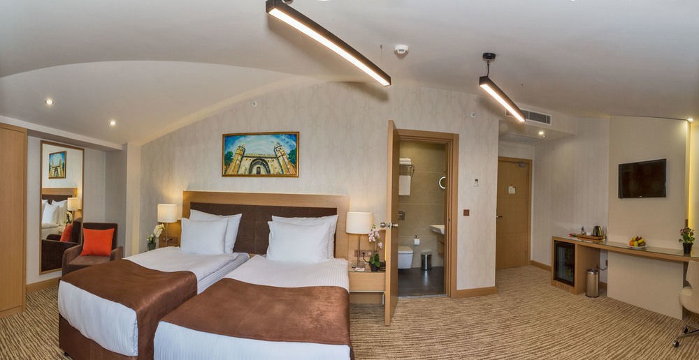 Hotel Boursier 1 & Spa Isztambul Kültér fotó